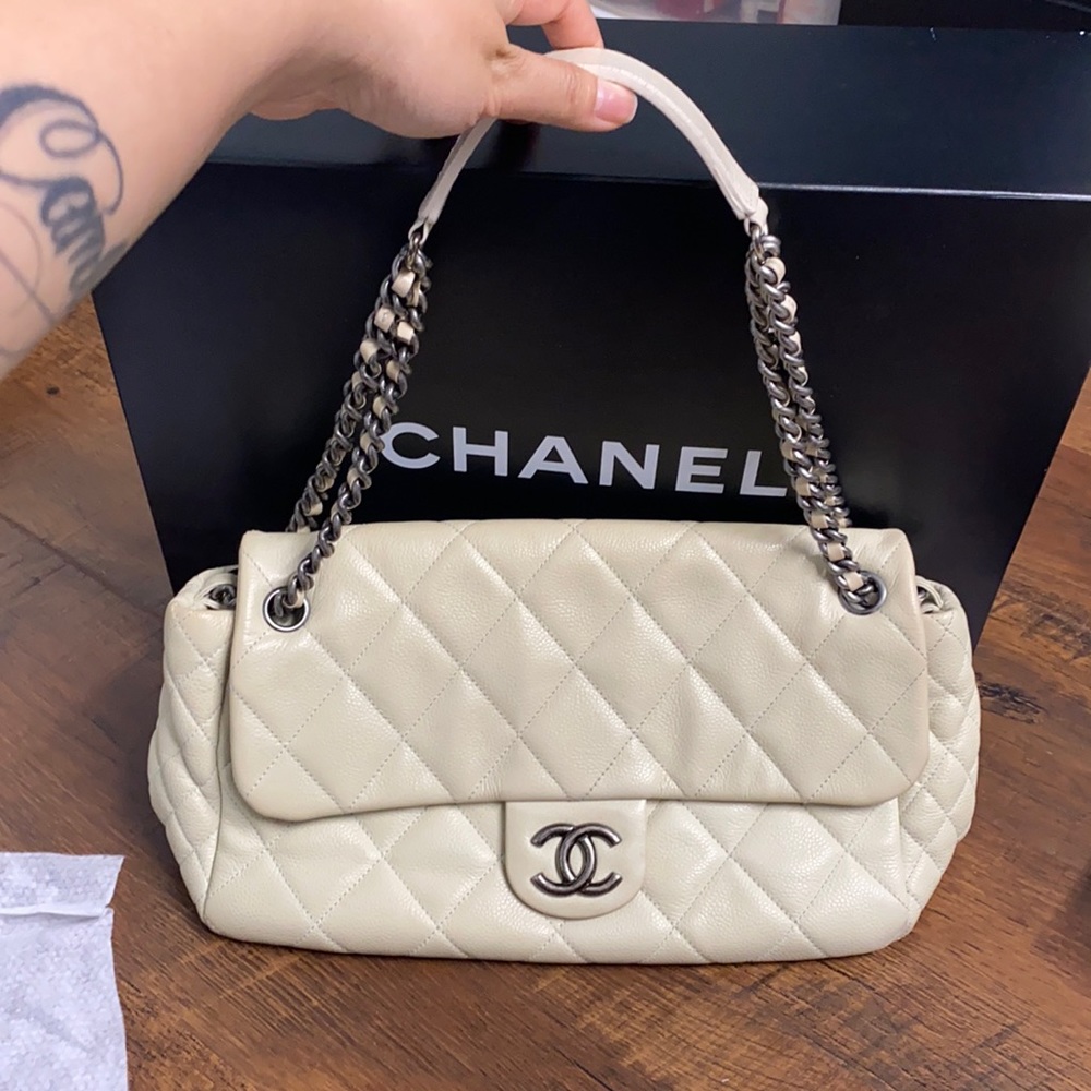 AUTHENTIC Chanel Classic Quilted Flap Bag